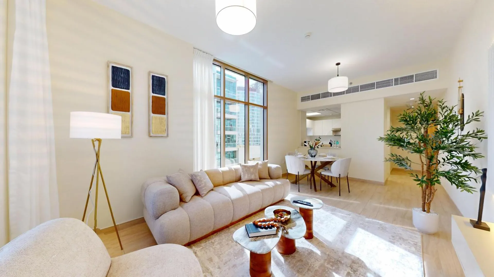 Fam Living Modern Stay In Canal Bay Scenic Views Near Dubai Hotspots