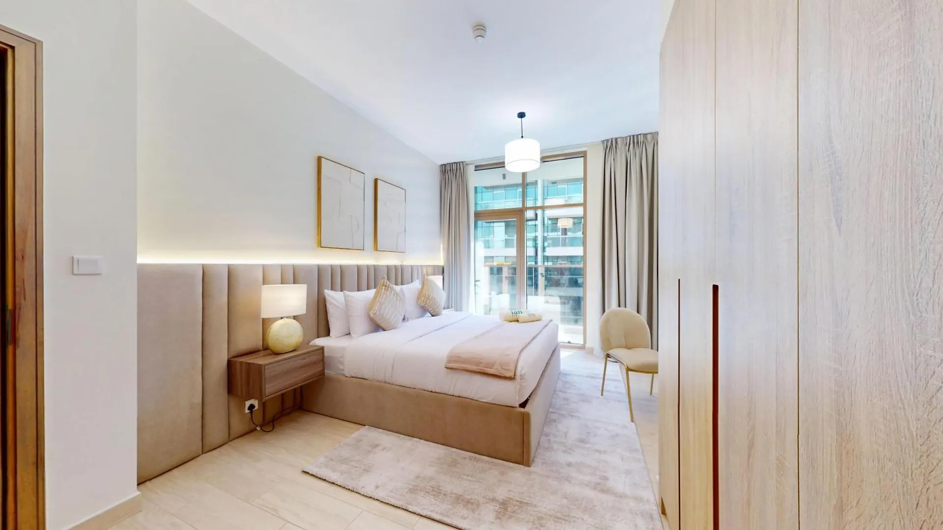 Fam Living Modern Stay In Canal Bay Scenic Views Near Dubai Hotspots Apartment