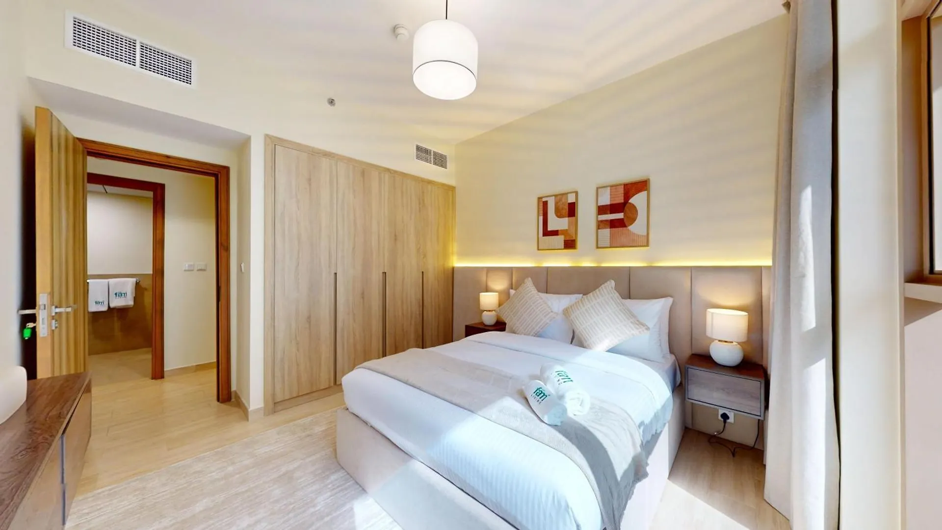 Apartment Fam Living Modern Stay In Canal Bay Scenic Views Near Dubai Hotspots