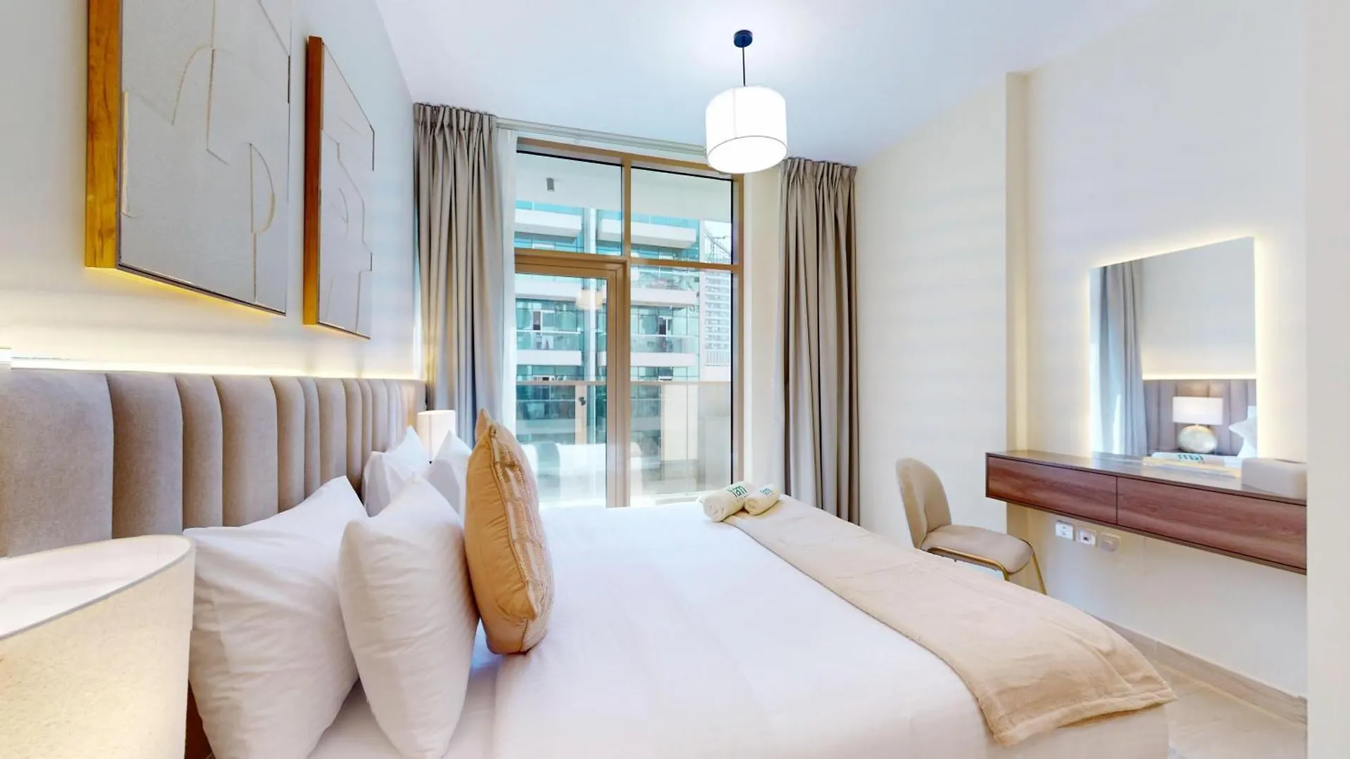 Fam Living Modern Stay In Canal Bay Scenic Views Near Dubai Hotspots United Arab Emirates
