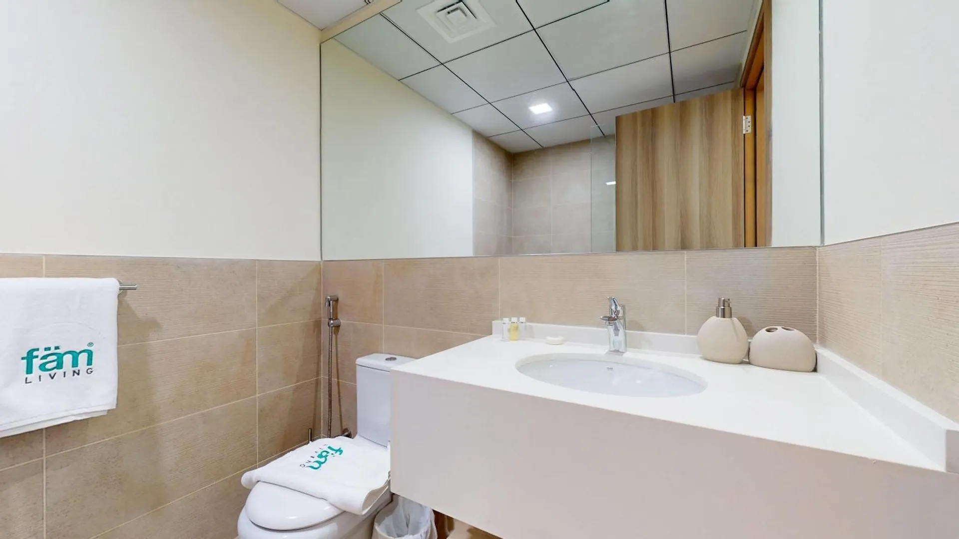 Fam Living Modern Stay In Canal Bay Scenic Views Near Dubai Hotspots Apartment