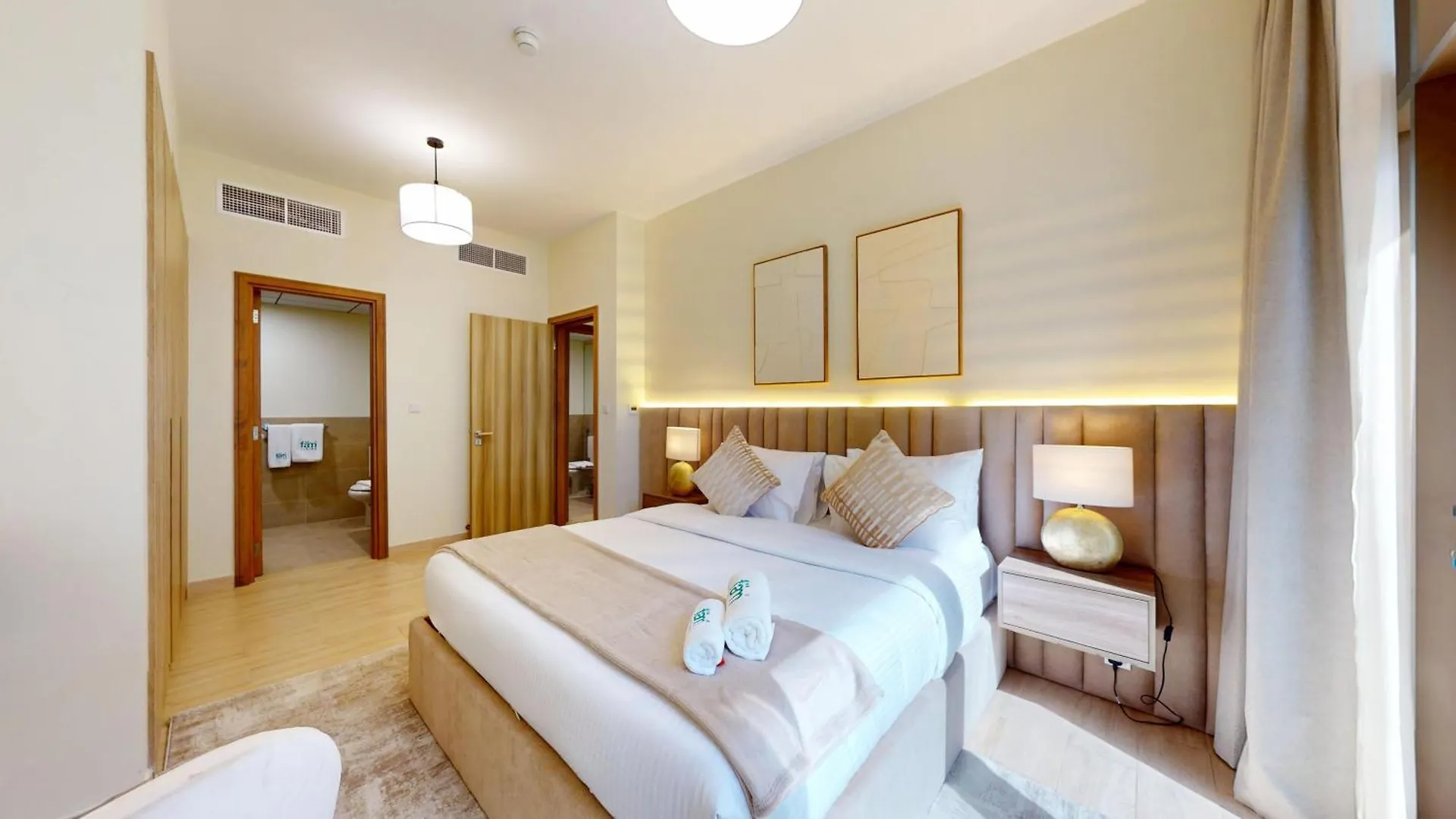 Fam Living Modern Stay In Canal Bay Scenic Views Near Dubai Hotspots Apartment