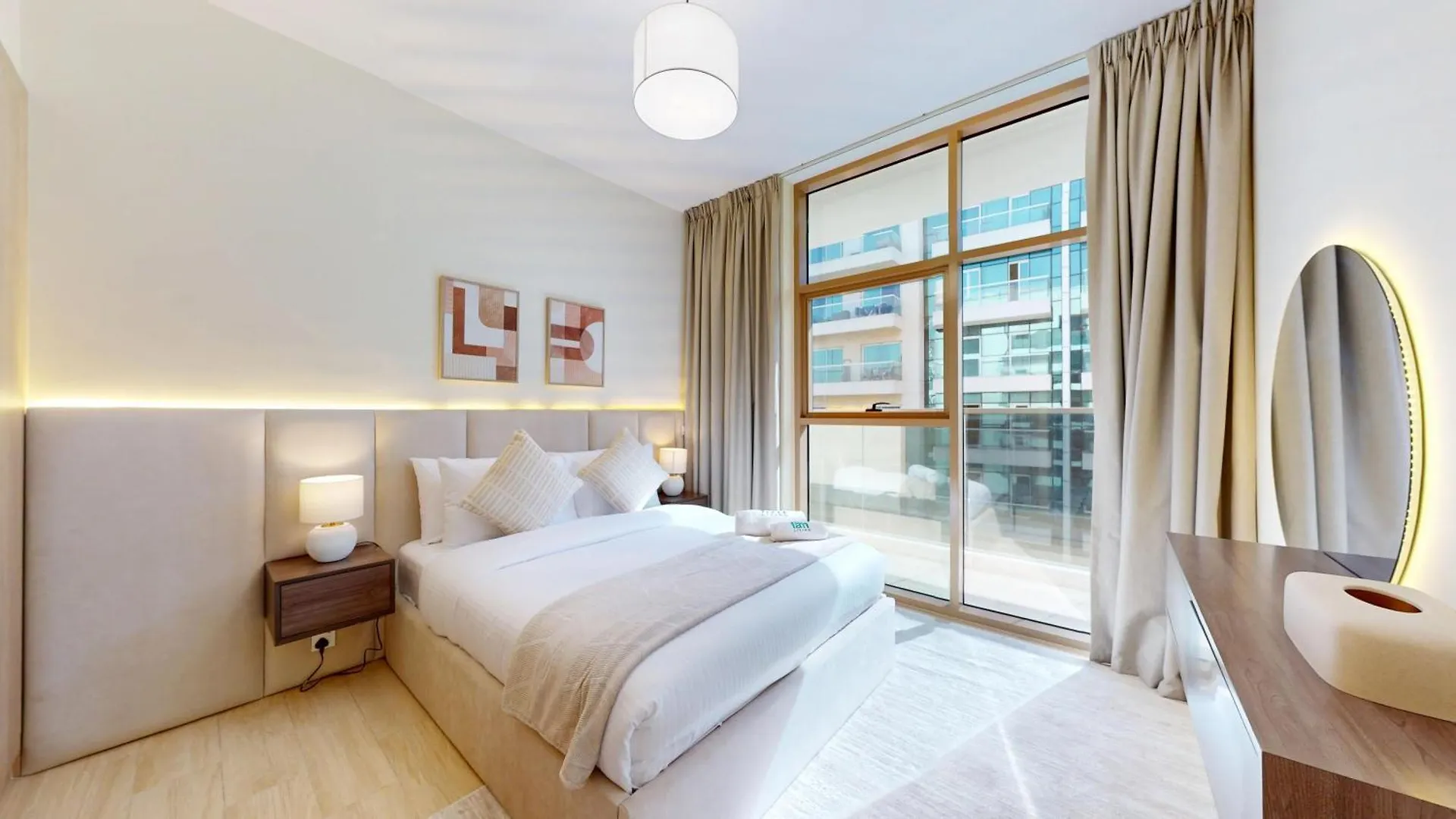 Fam Living Modern Stay In Canal Bay Scenic Views Near Dubai Hotspots