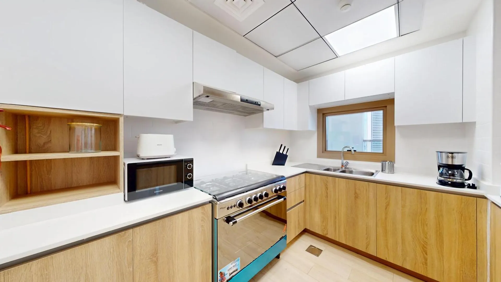 Apartment Fam Living Modern Stay In Canal Bay Scenic Views Near Dubai Hotspots