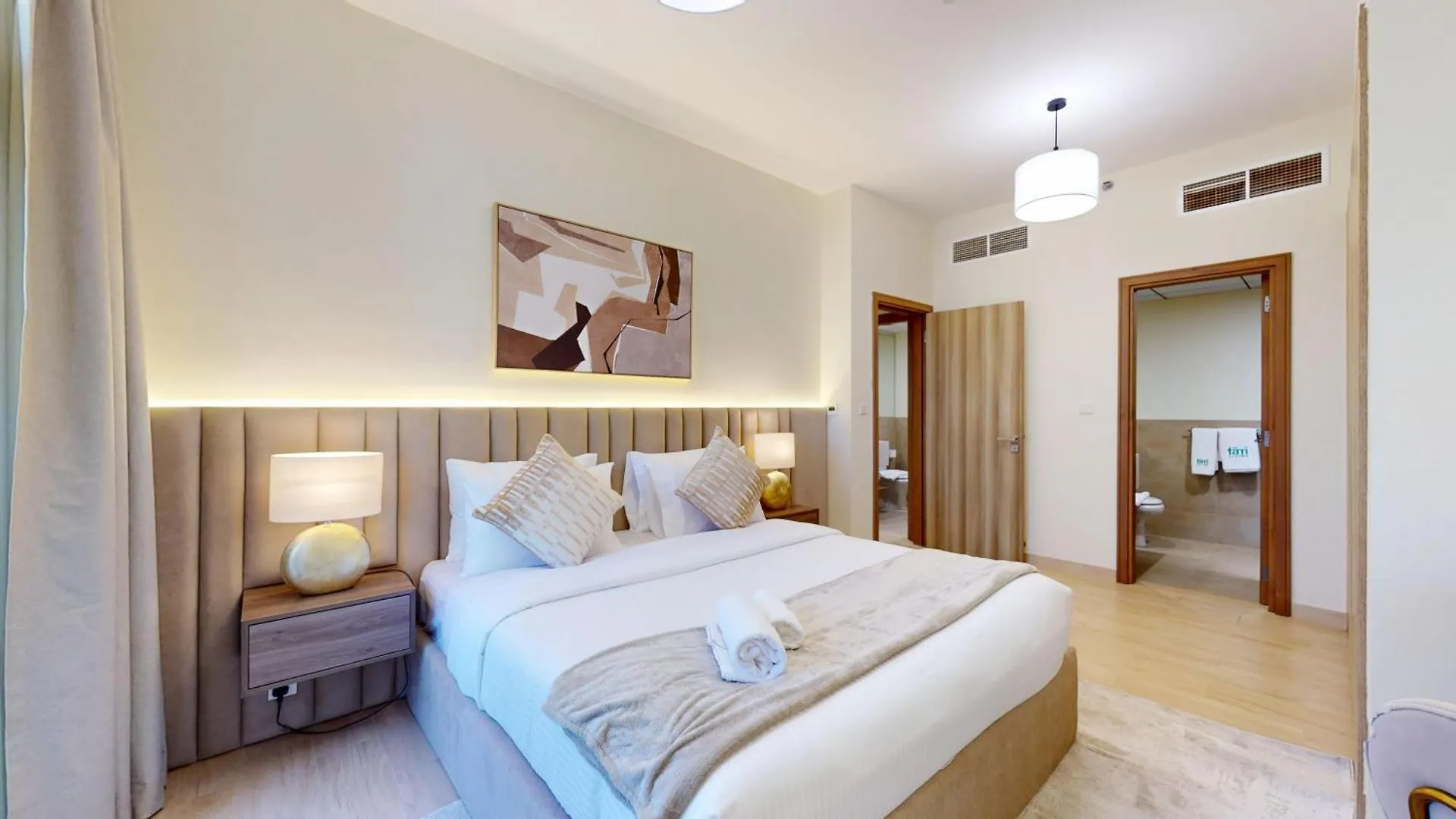 Fam Living Modern Stay In Canal Bay Scenic Views Near Dubai Hotspots United Arab Emirates