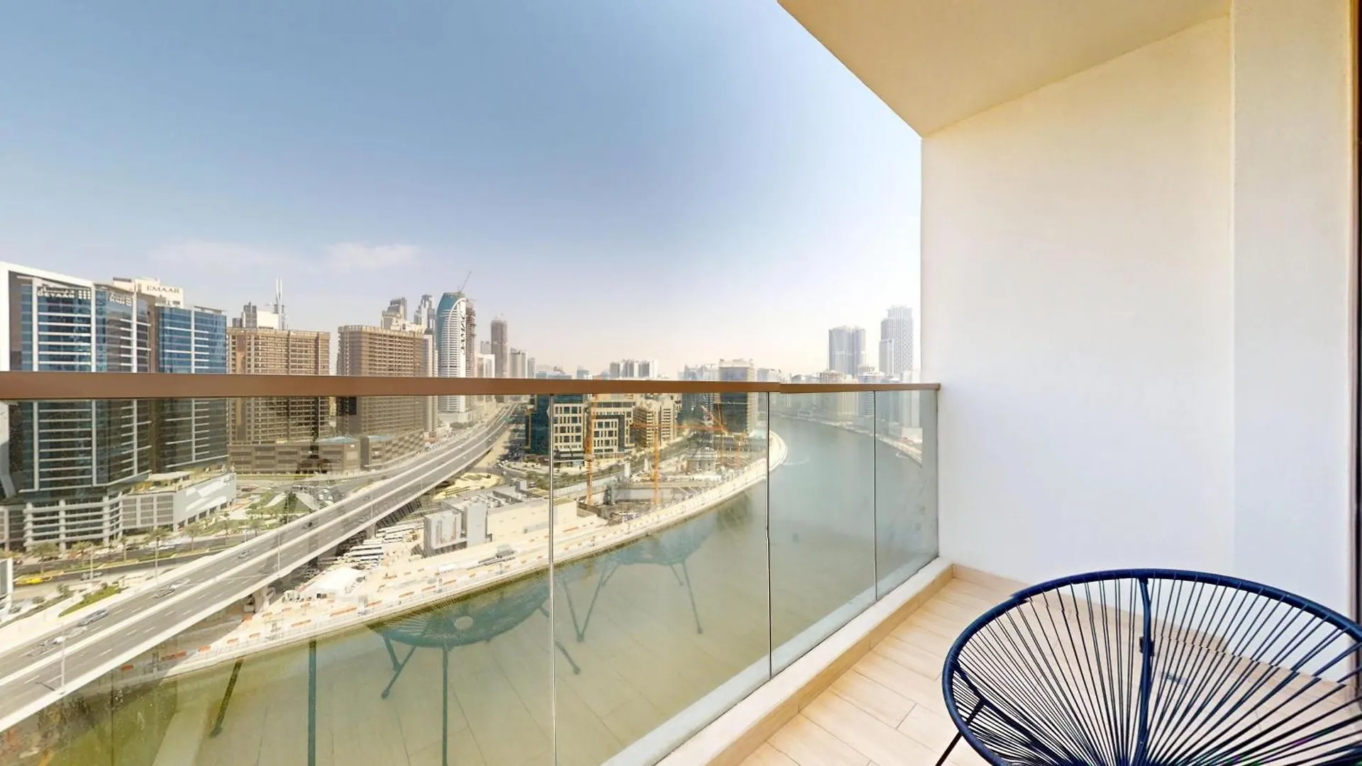 Fam Living Modern Stay In Canal Bay Scenic Views Near Dubai Hotspots Apartment
