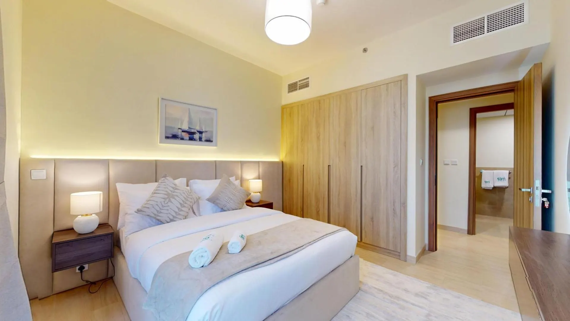 Apartment Fam Living Modern Stay In Canal Bay Scenic Views Near Dubai Hotspots United Arab Emirates