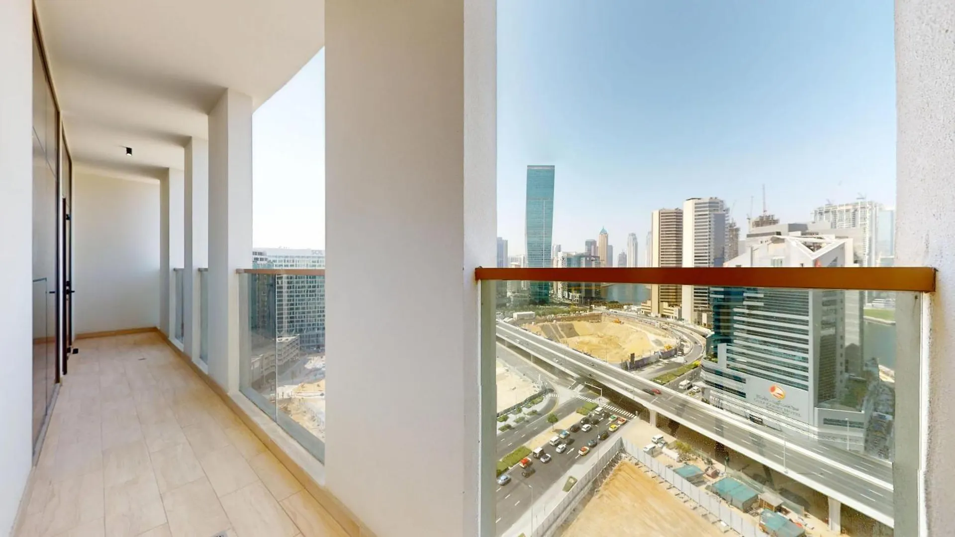 Fam Living Modern Stay In Canal Bay Scenic Views Near Dubai Hotspots 0*,
