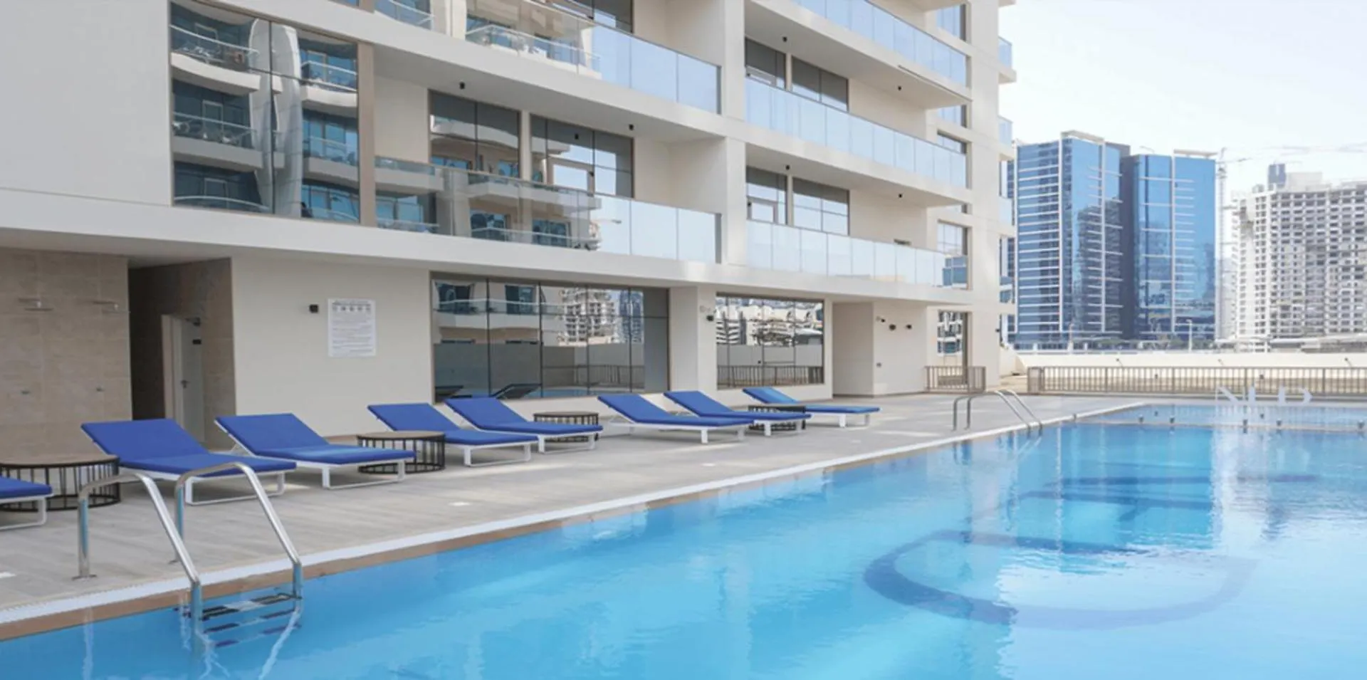 Apartment Fam Living Modern Stay In Canal Bay Scenic Views Near Dubai Hotspots