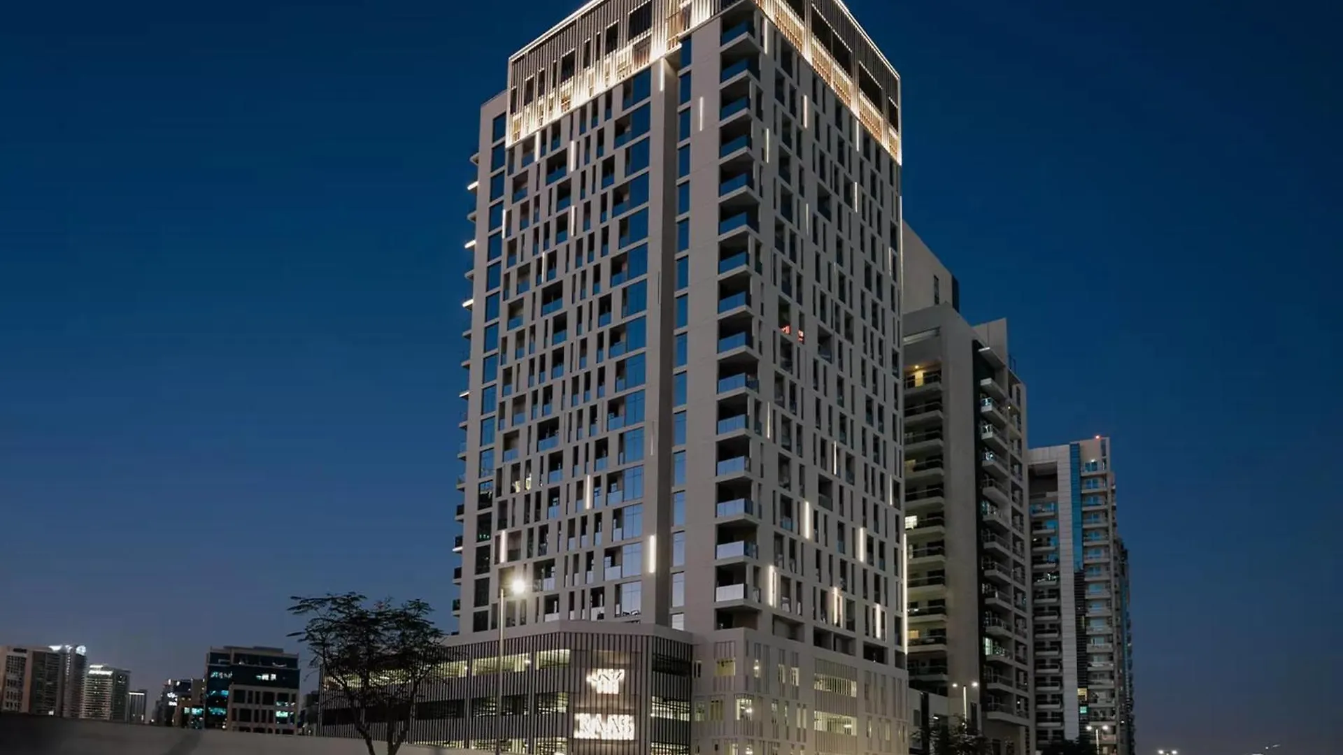 Apartment Fam Living Modern Stay In Canal Bay Scenic Views Near Dubai Hotspots