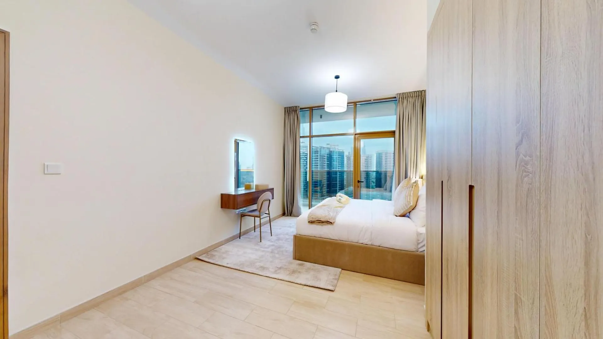 Fam Living Modern Stay In Canal Bay Scenic Views Near Dubai Hotspots 0*,