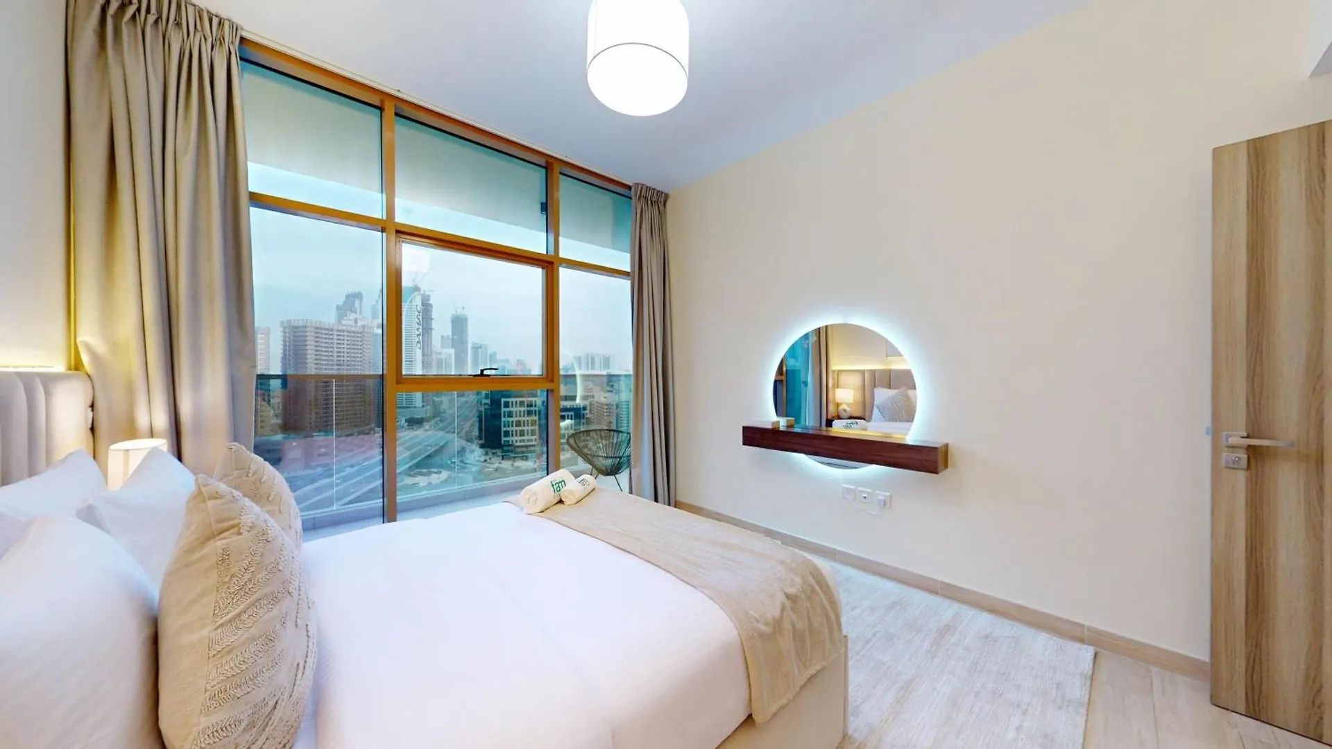 Fam Living Modern Stay In Canal Bay Scenic Views Near Dubai Hotspots 0*,