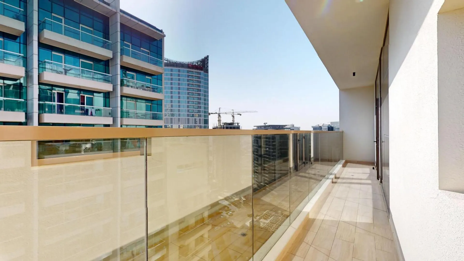 Apartment Fam Living Modern Stay In Canal Bay Scenic Views Near Dubai Hotspots United Arab Emirates
