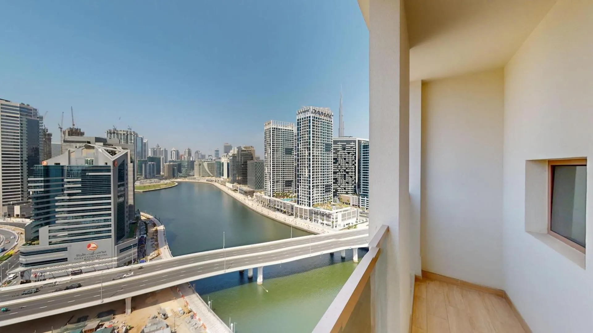 Fam Living Modern Stay In Canal Bay Scenic Views Near Dubai Hotspots 0*,  United Arab Emirates