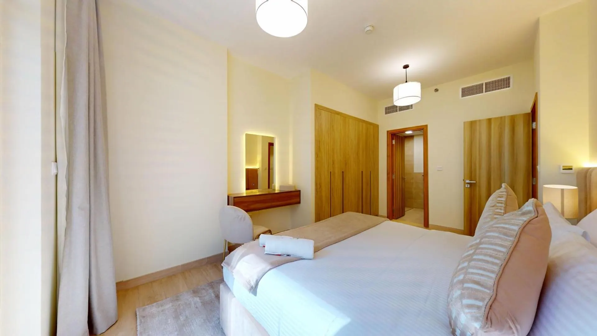 Fam Living Modern Stay In Canal Bay Scenic Views Near Dubai Hotspots 0*,  Forenede Arabiske Emirater